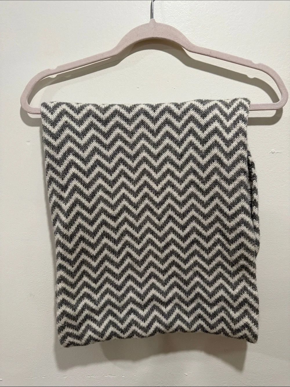 J Crew Gray and White Chevron Infiniti Scarf